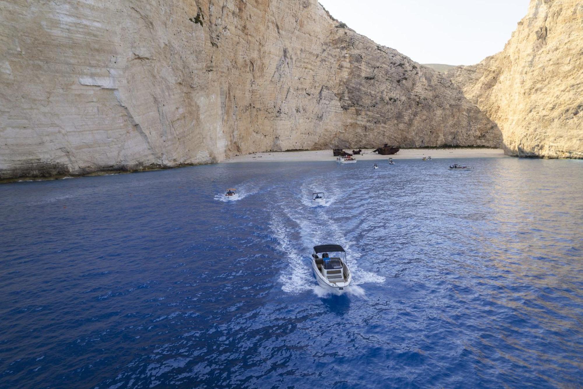 The Sall Suites Complex B - Iconic Sea Views, By Zantewize Agios Nikolaos  Bagian luar foto